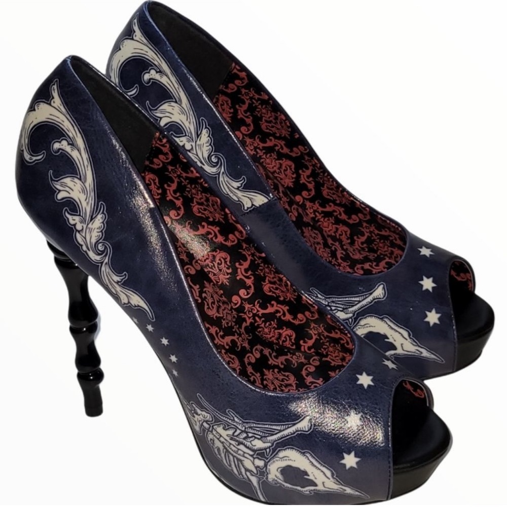 Ashen Bird Skeleton Too Fast Heels Size 7